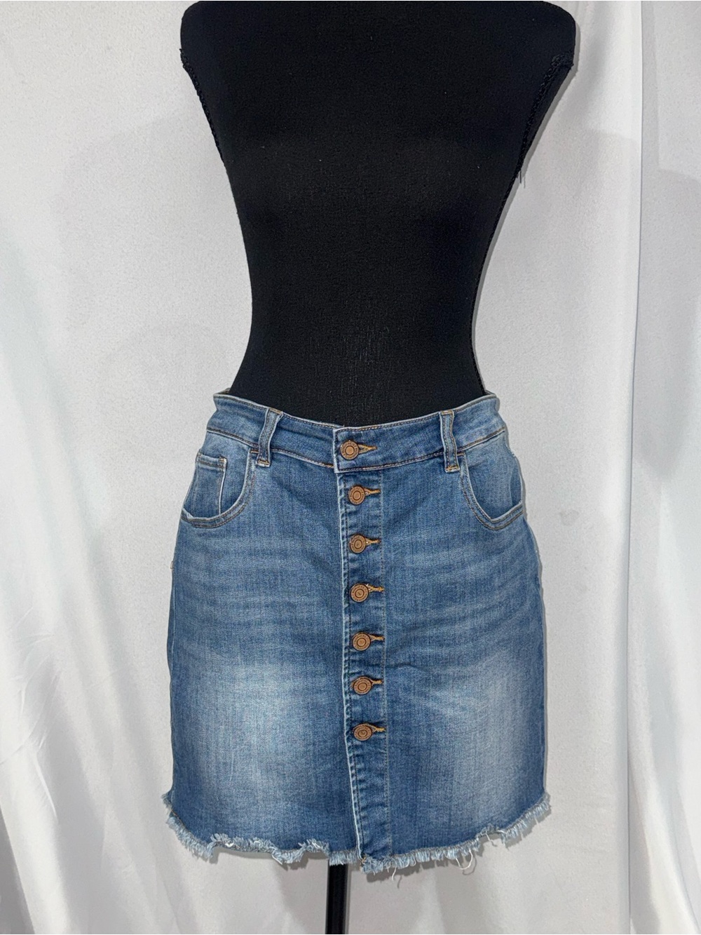 Indigo Rein Medium Blue Button-Front Denim Mini Skirt